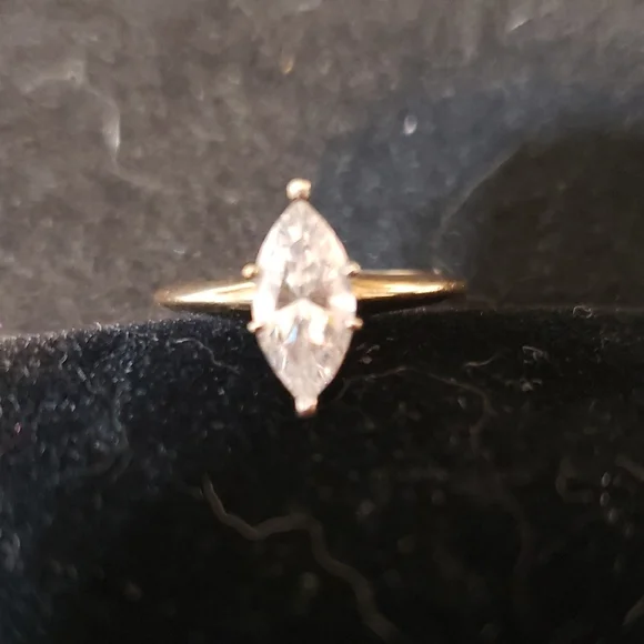 14k Yellow Gold, Marquis cut Cz, Aprox 1.75 Ct, Aprox Size 6 - Picture 2 of 7